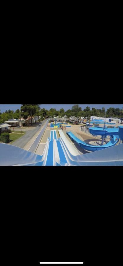 Camping 4 Etoiles Le Bosc Saint Cyrpien Mobil Home المظهر الخارجي الصورة